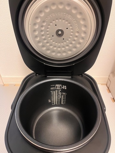 アイリスオーヤマ　炊飯器　10号炊