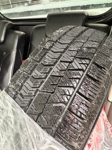 使用1シーズン！　超美品スタッドレスタイヤホイールセット！