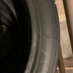A052 タイヤ　215.45.17の画像