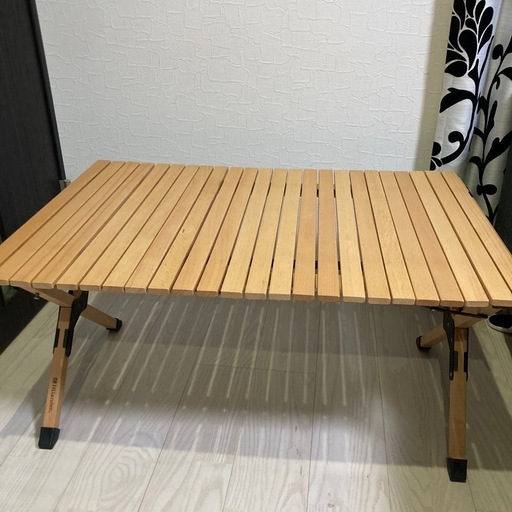 アウトドアテーブル
