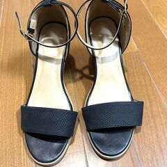 ストラップサンダルの画像