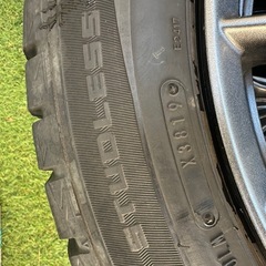 スタッドレスタイヤ225/60Ｒ17 ホイール付き４本セットの画像
