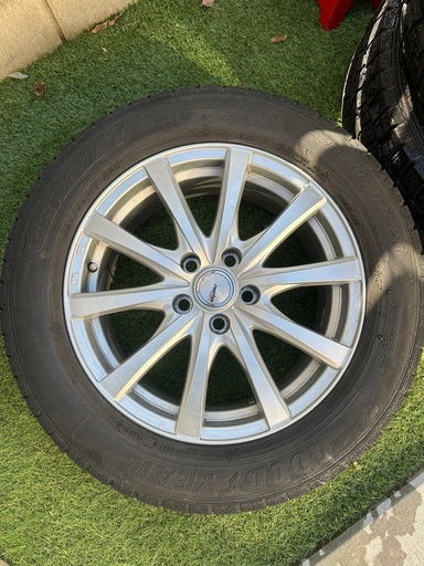 スタッドレスタイヤ225/60Ｒ17 ホイール付き４本セット