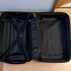 小型スーツケース（機内持ち込みサイズ）の画像