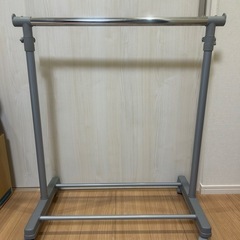 ハンガーラックの画像