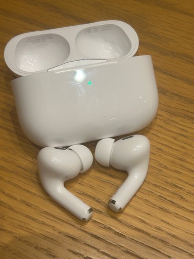 AirPods  pro2 綺麗な状態　返信できません。いつでも購入してください