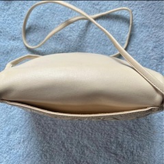 アイボリー　ショルダーバッグの画像