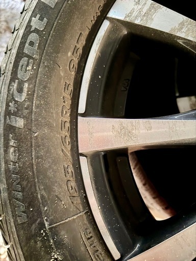 プリウスで使用スタッドレス　ホイール付き195/65R15