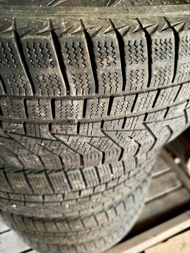 プリウスで使用スタッドレス　ホイール付き195/65R15