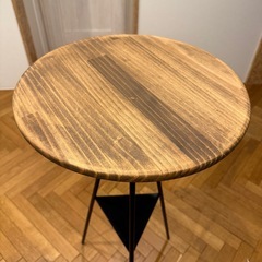 カフェテーブルの画像