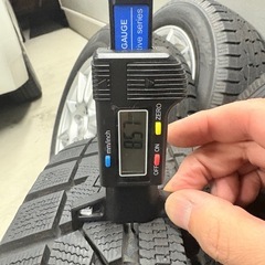 プリウス60系スタッドレス　195/65R16 イボ付きの画像