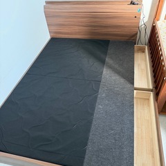 ベッドフレームの画像