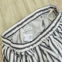 ストライプスカートの画像