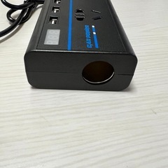 CAR POWER インバーター 4USBポートの画像