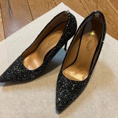 グリッターパンプスの画像