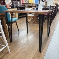 I739 🌈 ジモティー限定価格！ KANADEMONO THE CAFE TABLE / ラバーウッド Black Steel トライアングル Straight × スクエア ⭐ クリーニング済の画像