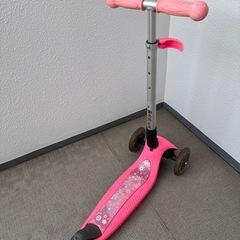 子ども用キックボードの画像