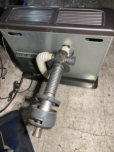 　木造〜18畳　コンクリ〜29畳　FF式石油ストーブ　ゼータス　サンデン 燃焼確認済み　