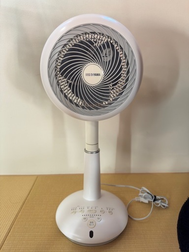 サーキュレーター アイリスオーヤマ dcモーター 上下 左右 首振り 扇風機 28畳 省エネ 軽量 パワフル送風 換気 節電 電気代 リモコン  タイマー付き 風量8段階 衣類乾燥 部屋干し 室内干し 分解 WOOZOO PCF-SDC15T-EC *ホワイト グレー 白 | ウエノ電器  楽天市場店 ... 【美品】アイリスオーヤマ サーキュレーター扇風機 24畳 DCモーター