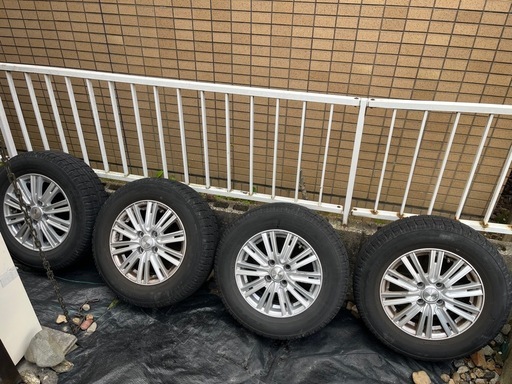 スタッドレスタイヤ　185/70R14 TOYOタイヤ
