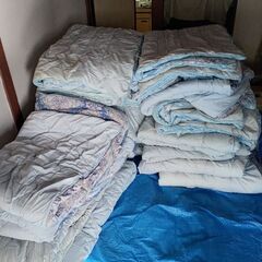 中古掛け布団55組ありますの画像