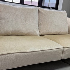 ベージュ　ファブリック　　ソファの画像