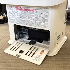 【超美品‼️】定価26,400円♪ イワタニ 2020年製 カセットガスストーブ デカ暖 暖房器具  カセットボンベ式 ウォームホワイト♪の画像