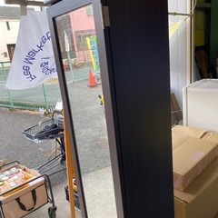 🍀木製縦型ロッカー（扉は全面ミラーです）の画像