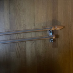 ダブルカーテンレール　木目調の画像