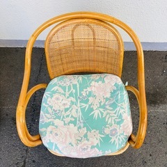 ラタンチェア　2脚セット　360℃回転椅子　籐　ラタン家具　クッション付き　の画像