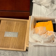 銀杯が入っていた木箱の画像