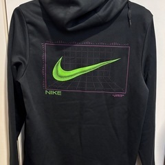 ナイキパーカーの画像