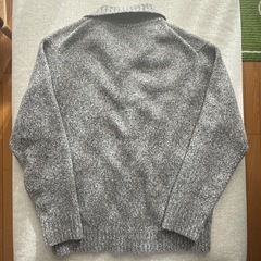 UNIQLO グレー カーディガンの画像