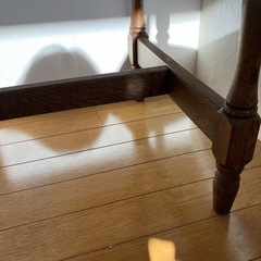 木のドレッサーの画像