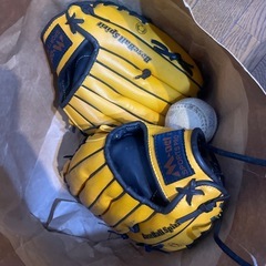 【無料】　グローブ　2つセット/ボール付きの画像
