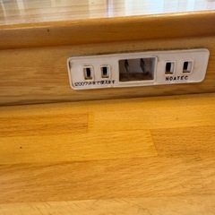 木製ワゴン　引き出し、コンセント付きの画像