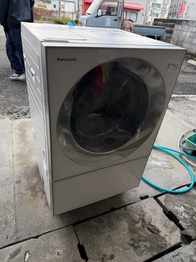 NO B793?福岡市内配送設置無料✨?NA-VG1300R-S ドラム式洗濯乾燥機 Cuble（キューブル） シルバーステンレス [