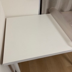 【受渡し予定者決定】デスク＋ワークランプ セット ホワイト シンプル（IKEA） 在宅ワークに◎ の画像