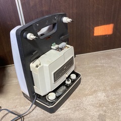 エルモ・8ミリフィルム映写機 FP-F 昭和時代のレトロな映写機 (リユ-ス