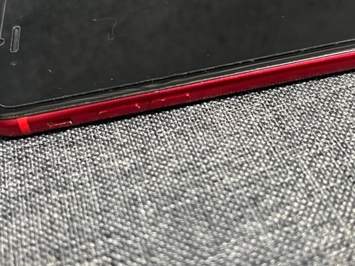激安　iPhone SE 第2世代　64GB RED SIMフリー