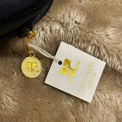 【西新宿にて】クレージュ courreges paris メイクポーチ 黒 ゴールドの画像