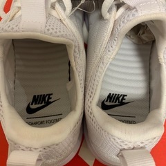 新品　NIKEスニーカー　24.5㎝の画像
