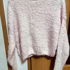 H&M ニットセーターの画像