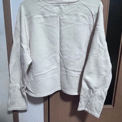 クロップドトレーナーの画像