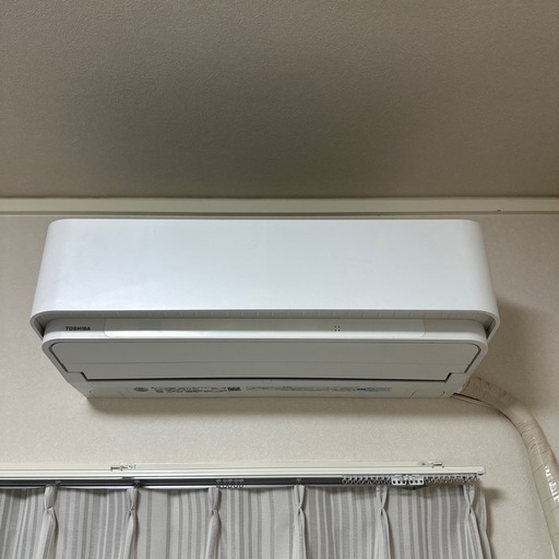早い人勝ち、値下げ！[エアコン2台販売] *取り出し必要*日立(12畳用) Toshiba(10畳用)
