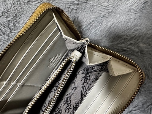 Vivienne Westwood 長財布 ゴールド