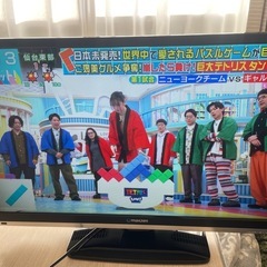 【お話中】32型テレビ　テレビ台・液晶保護パネル付きの画像