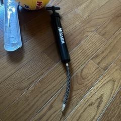 ミカサ　　MIKASA ボールと空気入れの画像