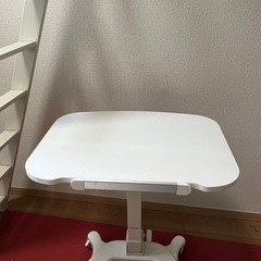 昇降デスクの画像