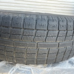 スタッドレスタイヤ4本ホイル付きの画像